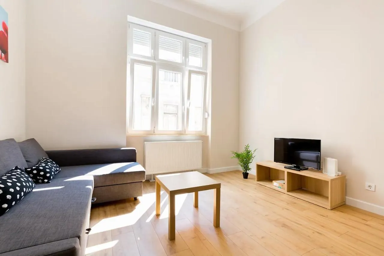 Apartment Kresz Geza 29 Westend Station 2 Bedrooms+Living Ac Budapest Hungary