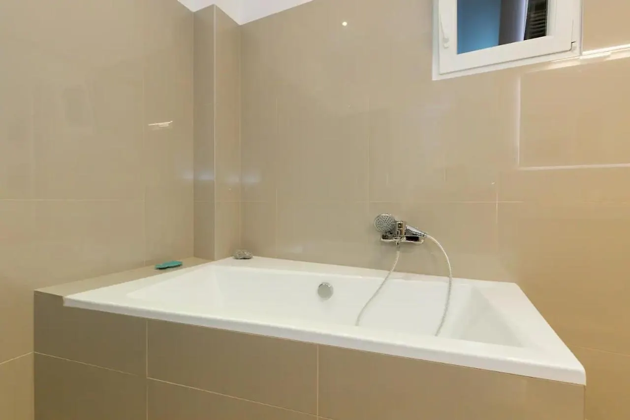 Kresz Geza 29 Westend Station 2 Bedrooms+Living Ac Budapest 0*,  Hungary